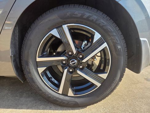 Used 2024 Nissan Sentra SV FWD image 34