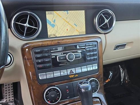 Used 2014 Mercedes-Benz SLK 250 image 15