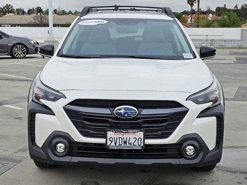 Used 2025 Subaru Outback Premium image 8