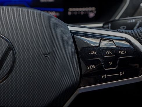 New 2024 Volkswagen Tiguan SE R-Line image 13