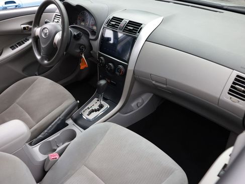 Used 2010 Toyota Corolla LE FWD image 18