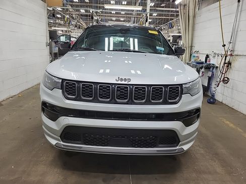 Used 2025 Jeep Compass Limited w/ High Altitude Package AWD/4WD image 3