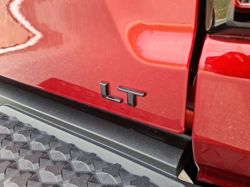 Used 2023 Chevrolet Colorado LT w/ LT Convenience Package III image 30