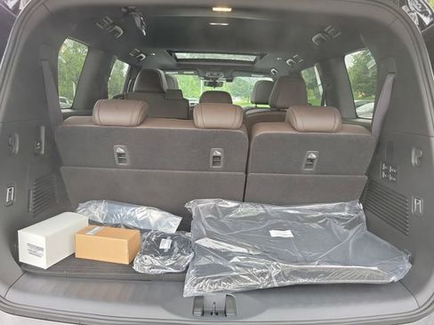 New 2025 Nissan Armada Platinum w/ Convenience Package image 31