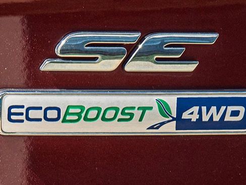 Used 2016 Ford Escape SE w/ SE Cold Weather Package AWD/4WD image 18