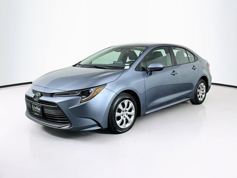 Used 2026 Toyota Corolla LE FWD image 3