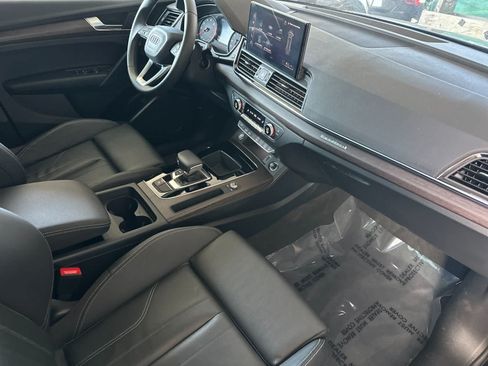 Used 2023 Audi Q5 2.0T Premium w/ Convenience Package AWD/4WD image 16