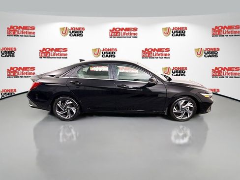 Certified 2025 Hyundai Elantra Limited image 20