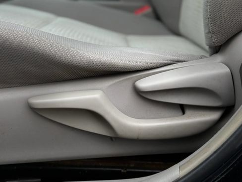 Used 2013 Toyota Camry FWD image 17