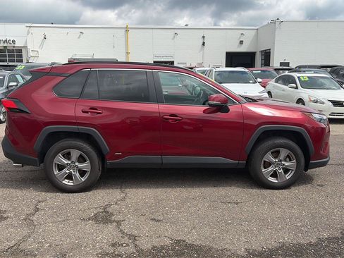 Used 2022 Toyota RAV4 XLE w/ Convenience Package AWD/4WD image 6