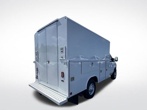 New 2025 Ford E-350 and Econoline 350 Super Duty w/ Power Equipment Group RWD image 7