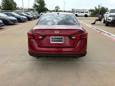 Certified 2025 Nissan Altima 2.5 SR w/ SR Premium Package FWD image 6