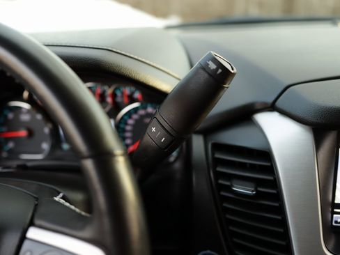 Used 2020 GMC Yukon SLT w/ Premium Edition image 21