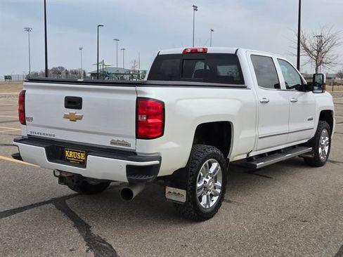Used 2019 Chevrolet Silverado 2500 High Country w/ Duramax Plus Package image 3