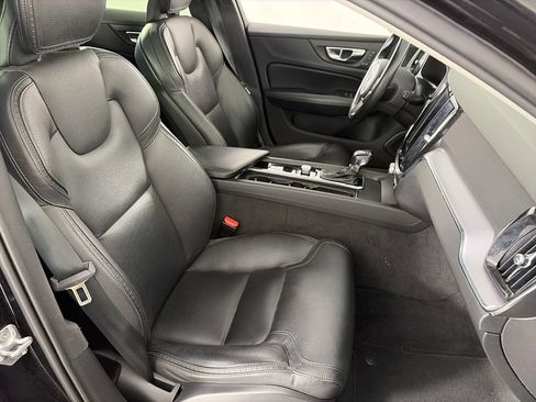 Used 2020 Volvo V60 T5 Cross Country AWD/4WD image 30