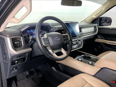 Used 2023 Ford Expedition XLT AWD/4WD image 16