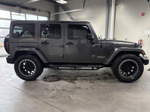 Used 2016 Jeep Wrangler Unlimited Rubicon w/ Connectivity Group image 8