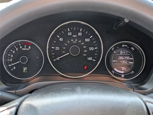 Used 2019 Honda HR-V LX image 25