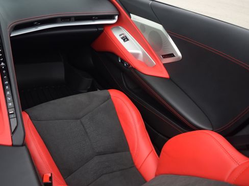 Used 2024 Chevrolet Corvette Stingray Preferred Conv w/ Z51 Performance Package image 14