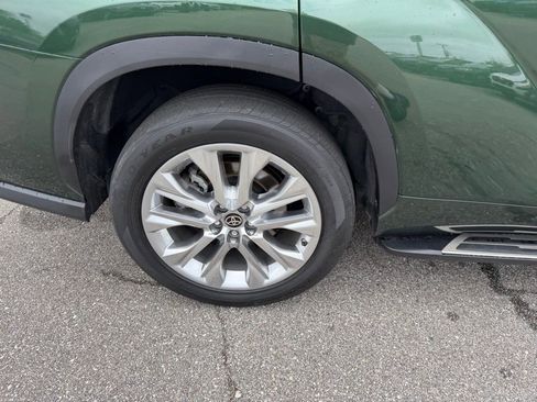 Used 2023 Toyota Highlander Limited image 5