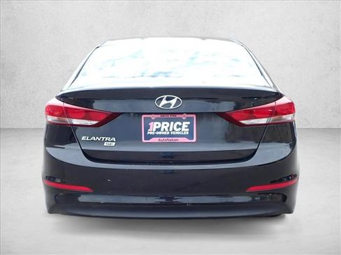 Used 2018 Hyundai Elantra SE FWD image 13