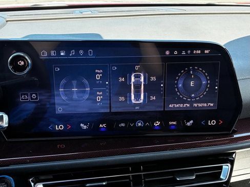 New 2026 Chevrolet Traverse Z71 w/ Driver Confidence Package AWD/4WD image 24
