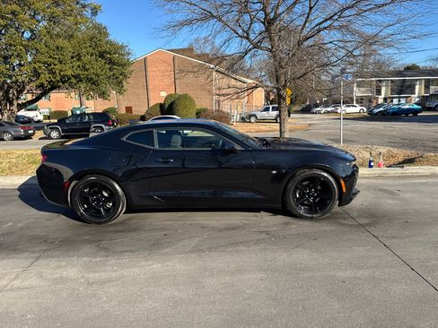 Used 2018 Chevrolet Camaro LT image 8