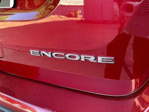 Used 2022 Buick Encore Preferred w/ Safety Package image 7