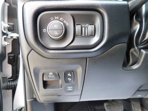 Used 2022 RAM 1500 Laramie w/ Laramie Southwest Edition image 19