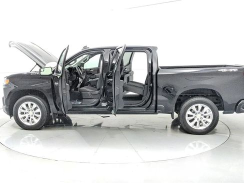 Used 2019 Chevrolet Silverado 1500 Custom w/ Custom Value Package image 12