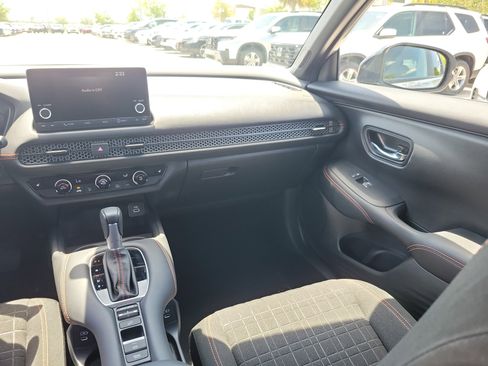 Used 2025 Honda HR-V Sport image 20
