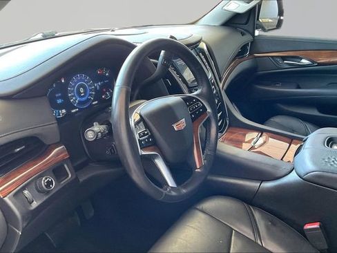 Used 2016 Cadillac Escalade 2WD image 12