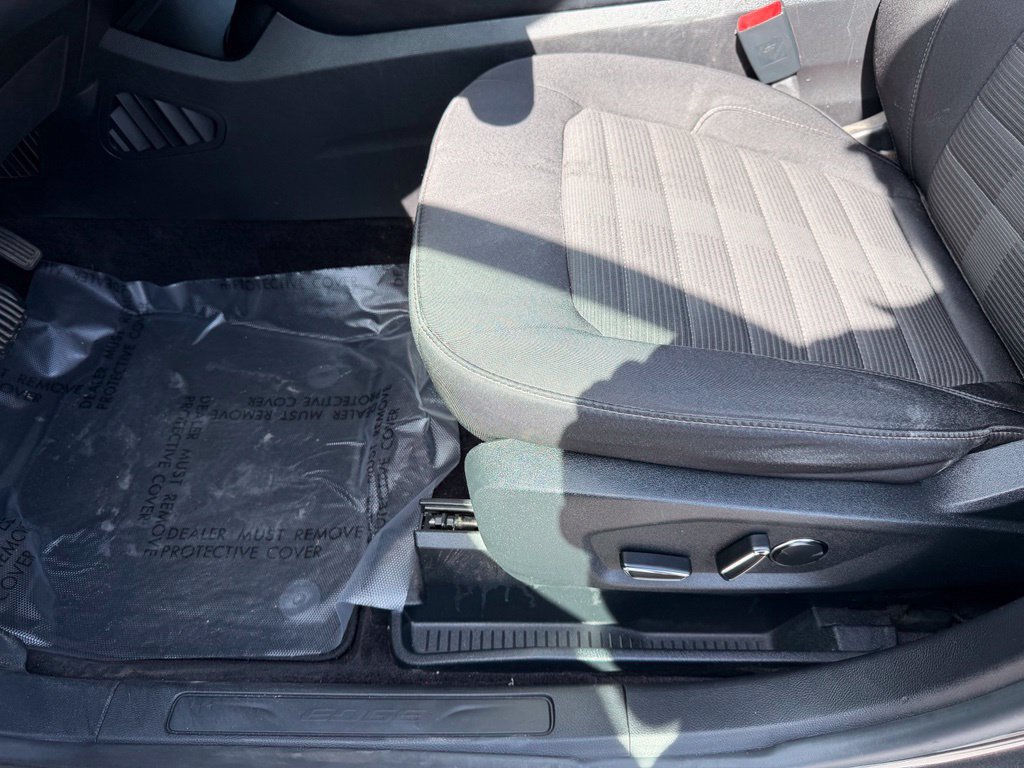 Used 2016 Ford Edge SEL FWD image 14