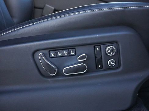 Used 2019 Bentley Bentayga V8 image 43