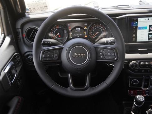 New 2025 Jeep Gladiator Rubicon w/ Convenience Group image 15