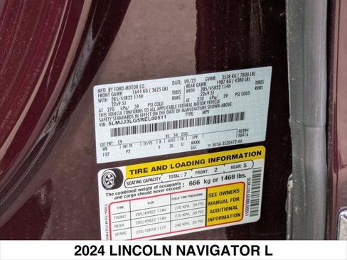 Used 2024 Lincoln Navigator L Reserve AWD/4WD image 26