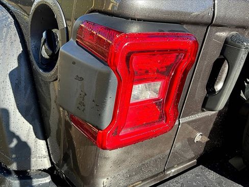 Used 2019 Jeep Wrangler Sport image 29