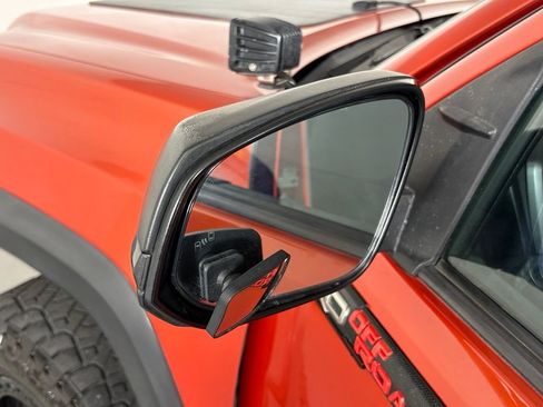Used 2016 Toyota Tacoma TRD Off-Road w/ Premium & Technology Package AWD/4WD image 13