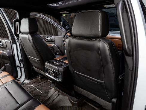 Used 2023 Chevrolet Silverado 3500 High Country image 31