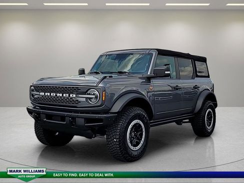 Certified 2022 Ford Bronco Badlands w/ Sasquatch Package AWD/4WD image 8