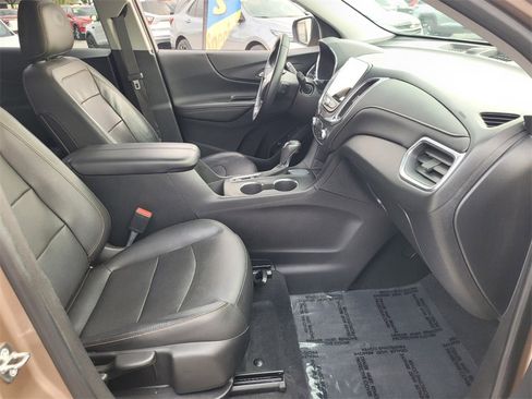 Used 2019 Chevrolet Equinox Premier image 17