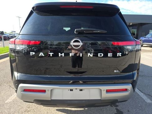 Certified 2024 Nissan Pathfinder SL image 4