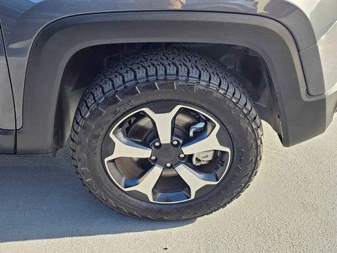 Used 2022 Jeep Renegade Trailhawk AWD/4WD image 9