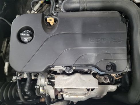 Used 2018 Chevrolet Malibu LT FWD image 30