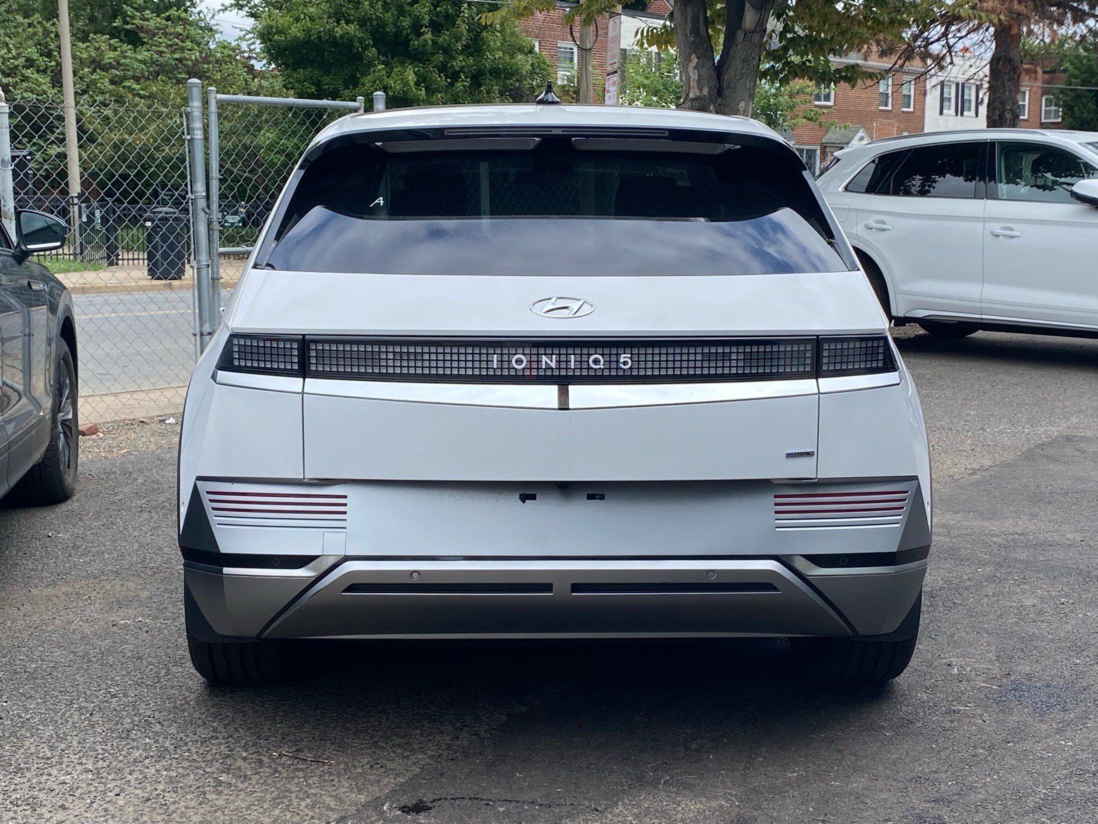 Used 2023 Hyundai Ioniq 5 Limited AWD/4WD image 2