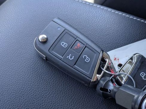 Used 2023 Volkswagen Tiguan S image 31