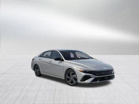 New 2026 Hyundai Elantra SEL FWD image 2