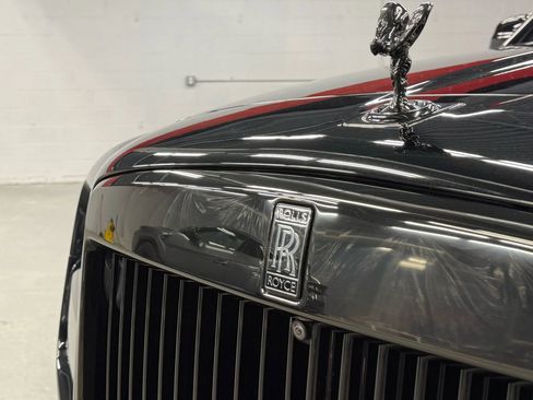 Used 2022 Rolls-Royce Cullinan Black Badge w/ Dark Exterior Package image 26