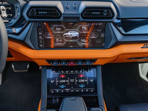 New 2026 Lamborghini Urus SE image 32