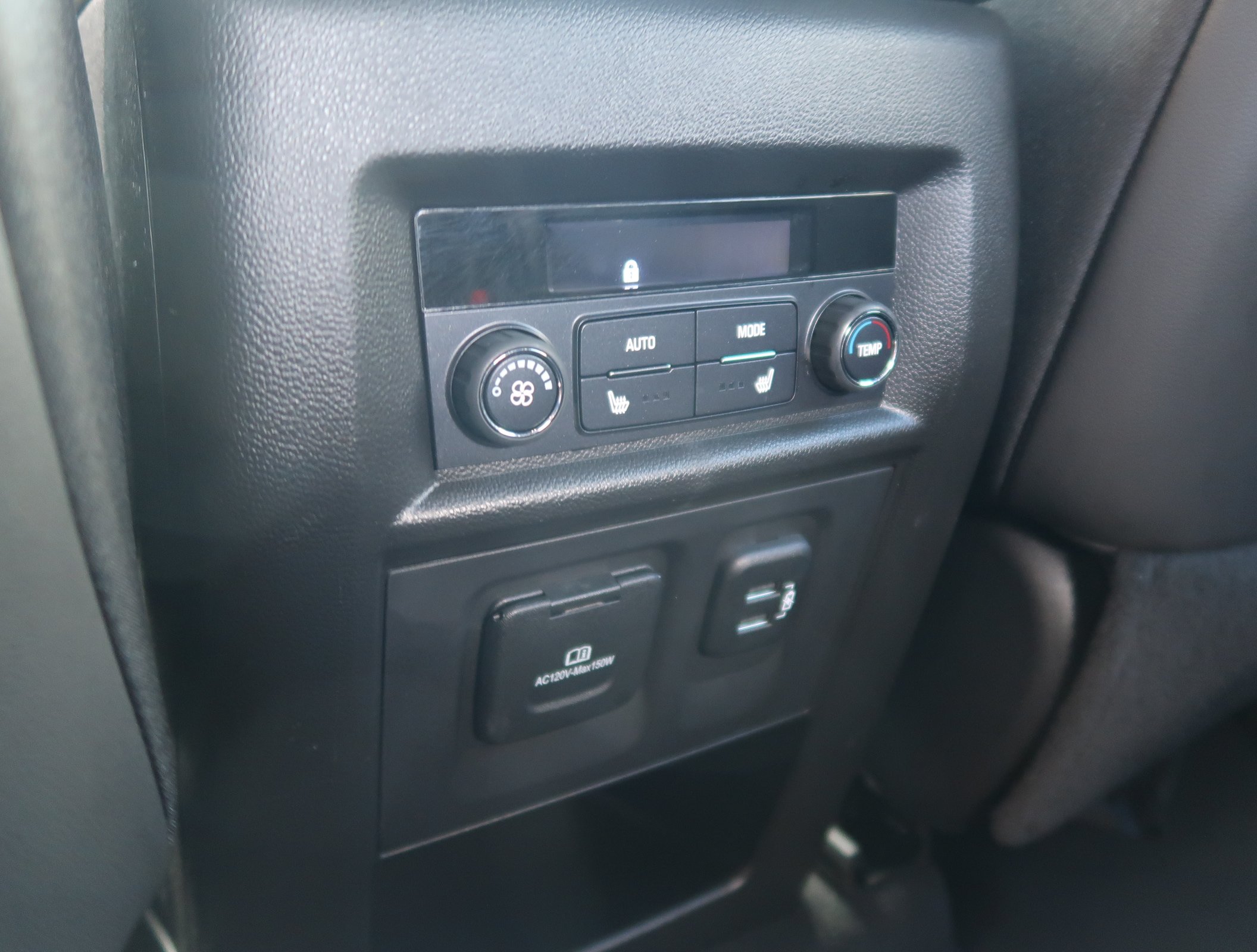 Used 2023 Chevrolet Traverse Premier w/ LPO, Cargo Package FWD image 34